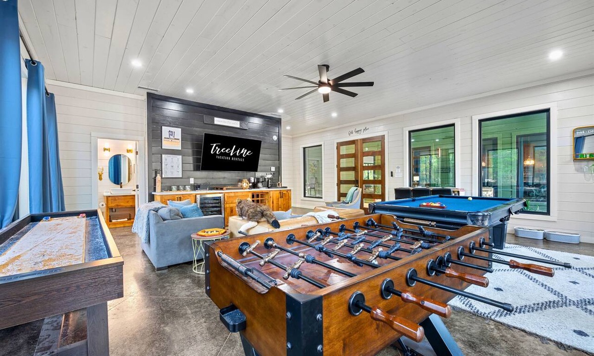 Pickens Cabin | Spacious Luxury Cabin for Families & Friends