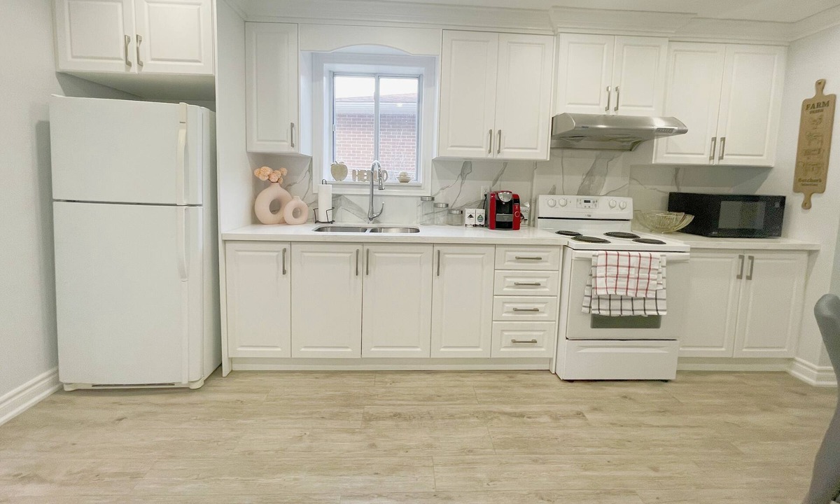 Agincourt House | Spacious Main Floor With 3Beds
