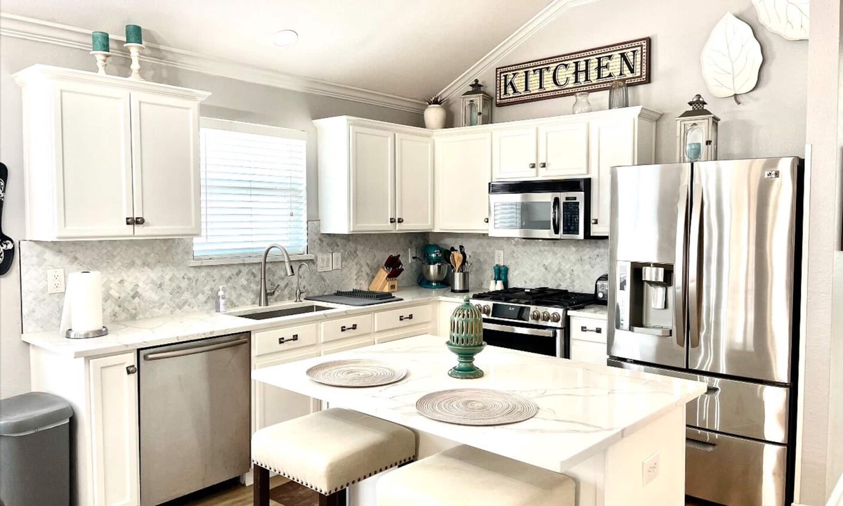 Little Elm House | Spacious, modern and comfy 4 bedroom home!