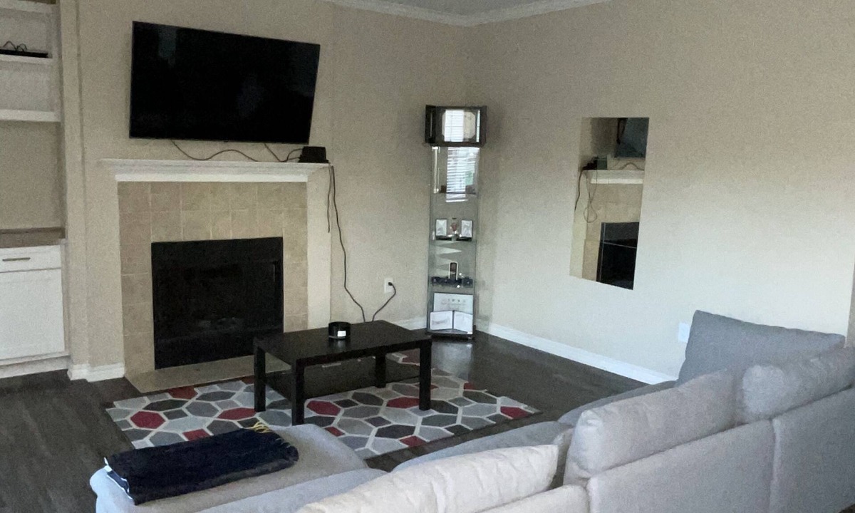 Barker Apartment | Spacious One Bedroom w Workspace and Patios