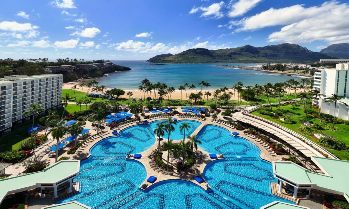 Lihue Hotel | Spacious Suite w/Private Lanai | Beachfront Retreat w/Airport Shuttle