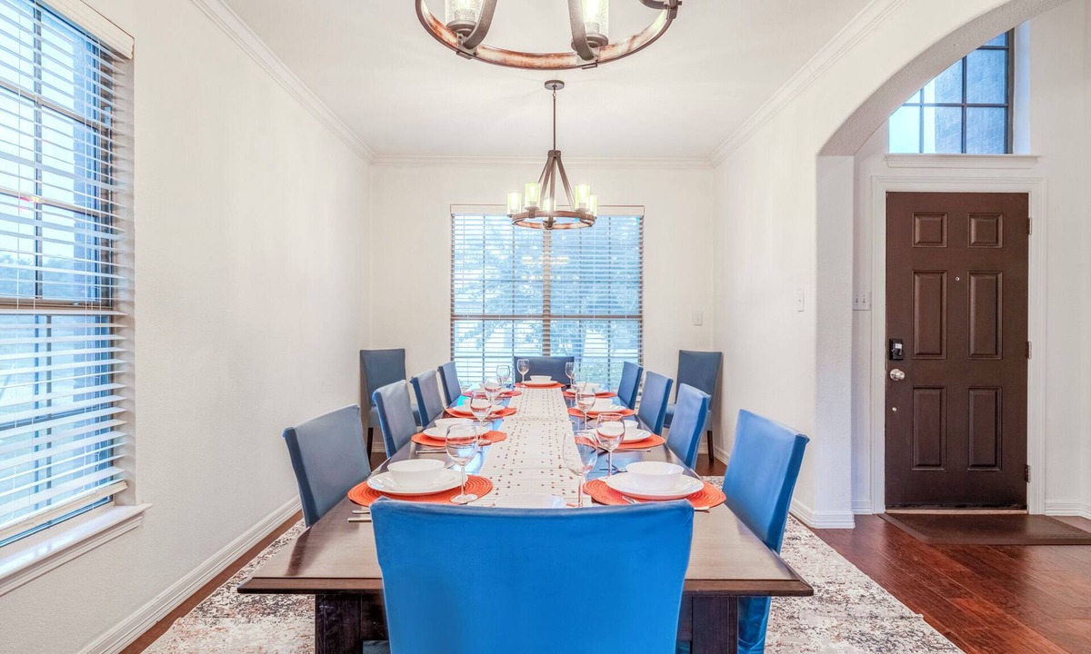 Little Elm House | Spacious, Universal Kids< 10mins, Gameroom, 18 ppl