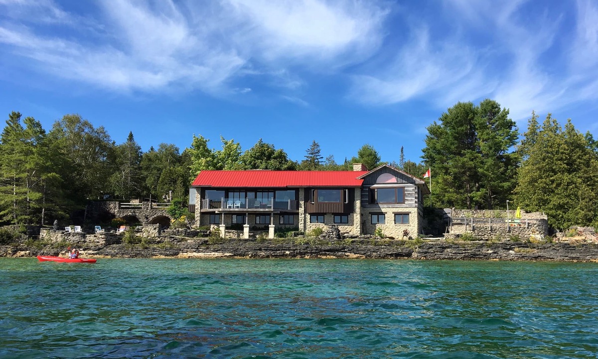 Lion's Head Cottage | Spectacular views- Stone Cottage, steps to the water, heated pool, pet friendly