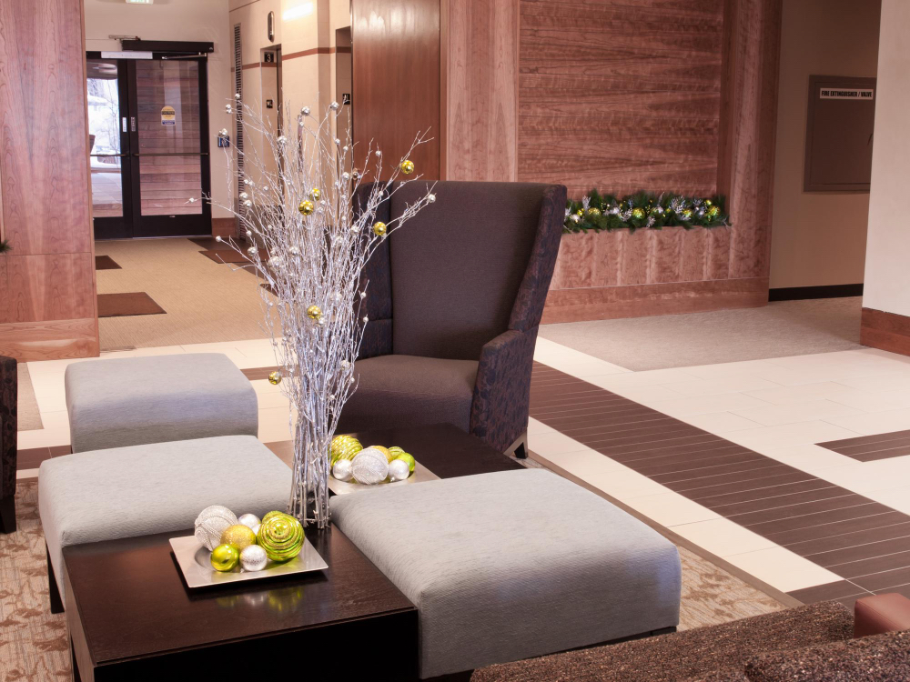 Kitchener House | STAY AT FLAT CAD 39- Next to Airport, Transit, Park