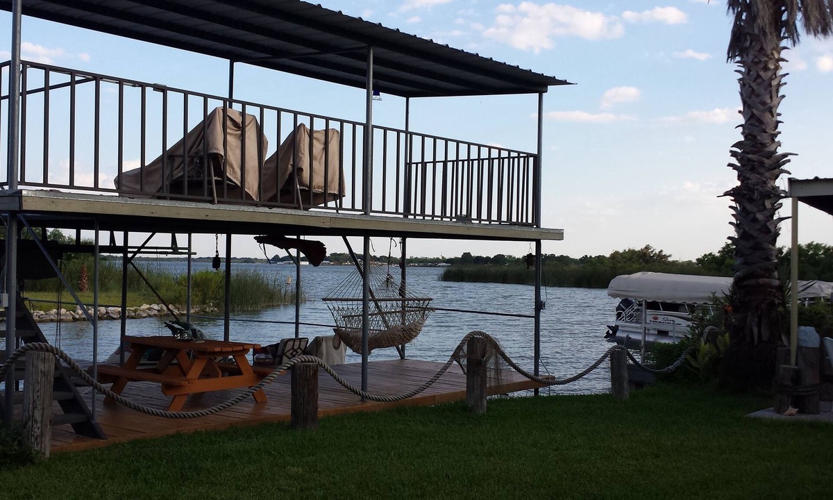 San Angelo House | Steps Into The Water - Enjoy the Rest & Relaxation Right On The Water