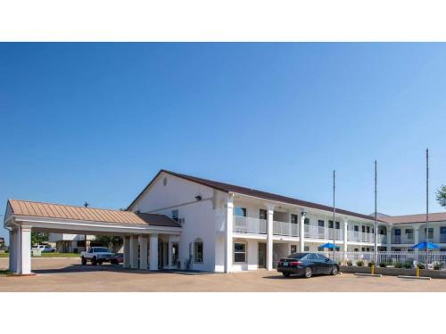 Bryan Hotel | Studio 6-Bryan, TX - University Area
