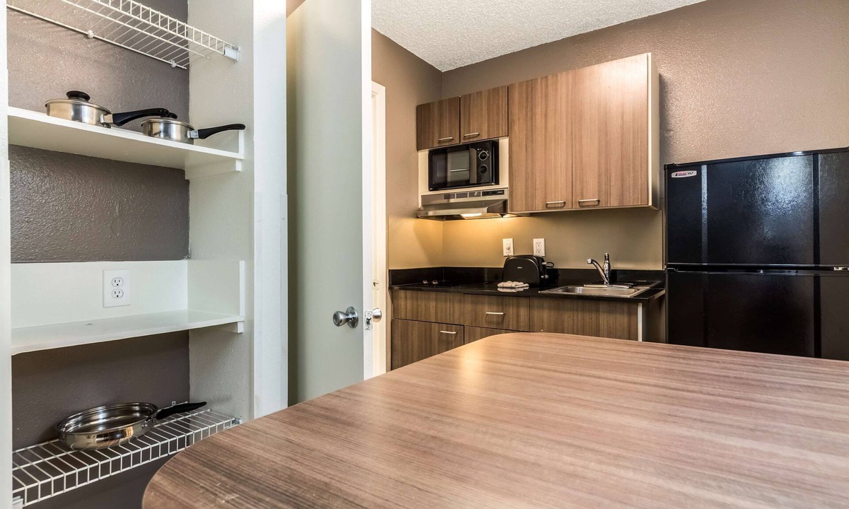 Northwest Dallas Hotel | Studio 6 Dallas, TX - Northwest