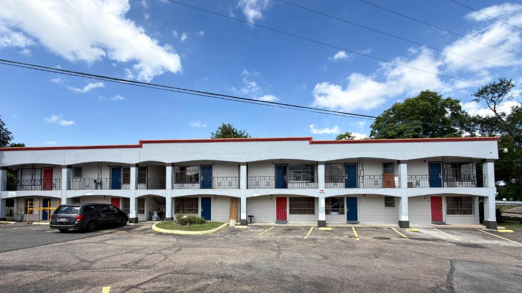Belton Hotel | Studio 6 Suites Belton, TX