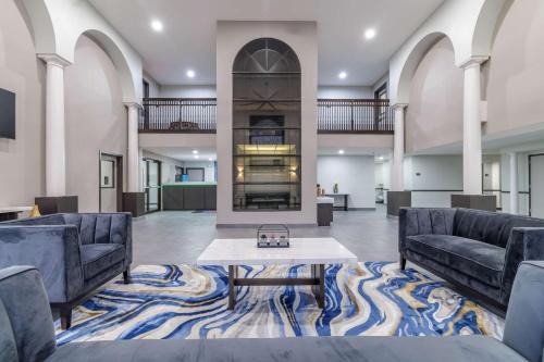 Brenham Hotel | Studio 6 Suites Brenham, TX