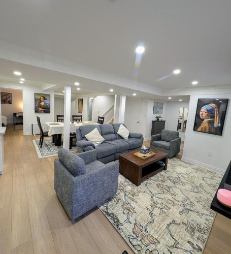 Brampton Apartment | Studio 8848 - 3BR and 2BATH - Sleeps 8