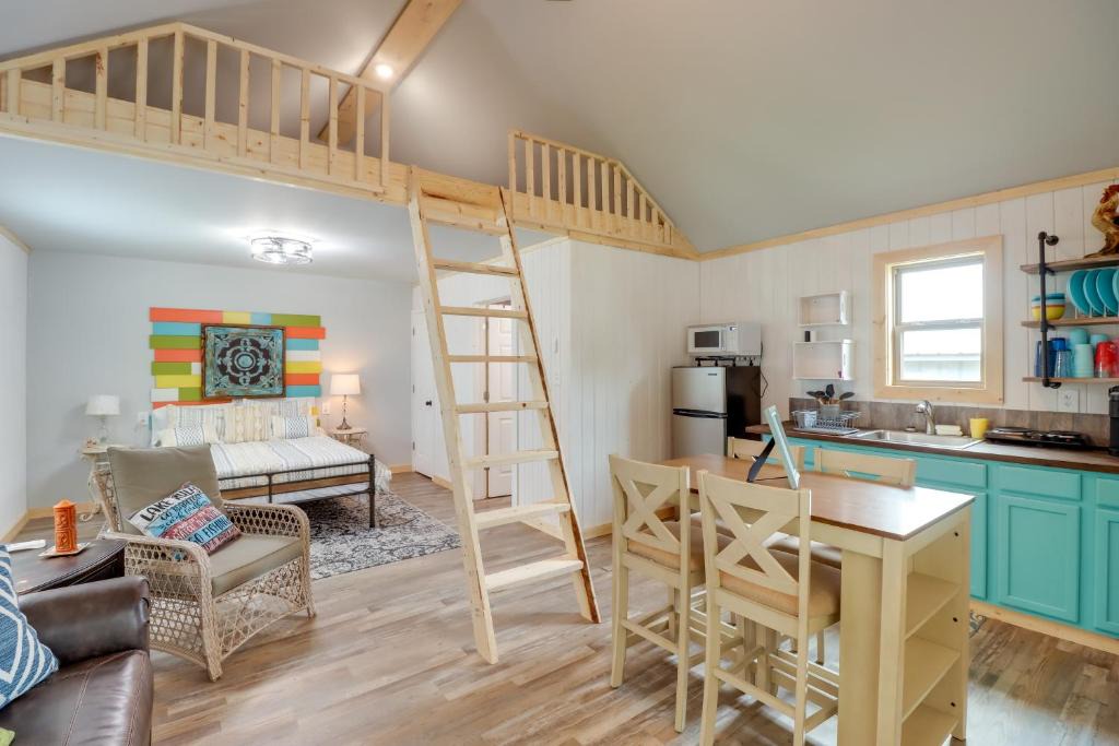 Higden Apartment | Studio Cabin in Higden: Boating, Fishing & More!