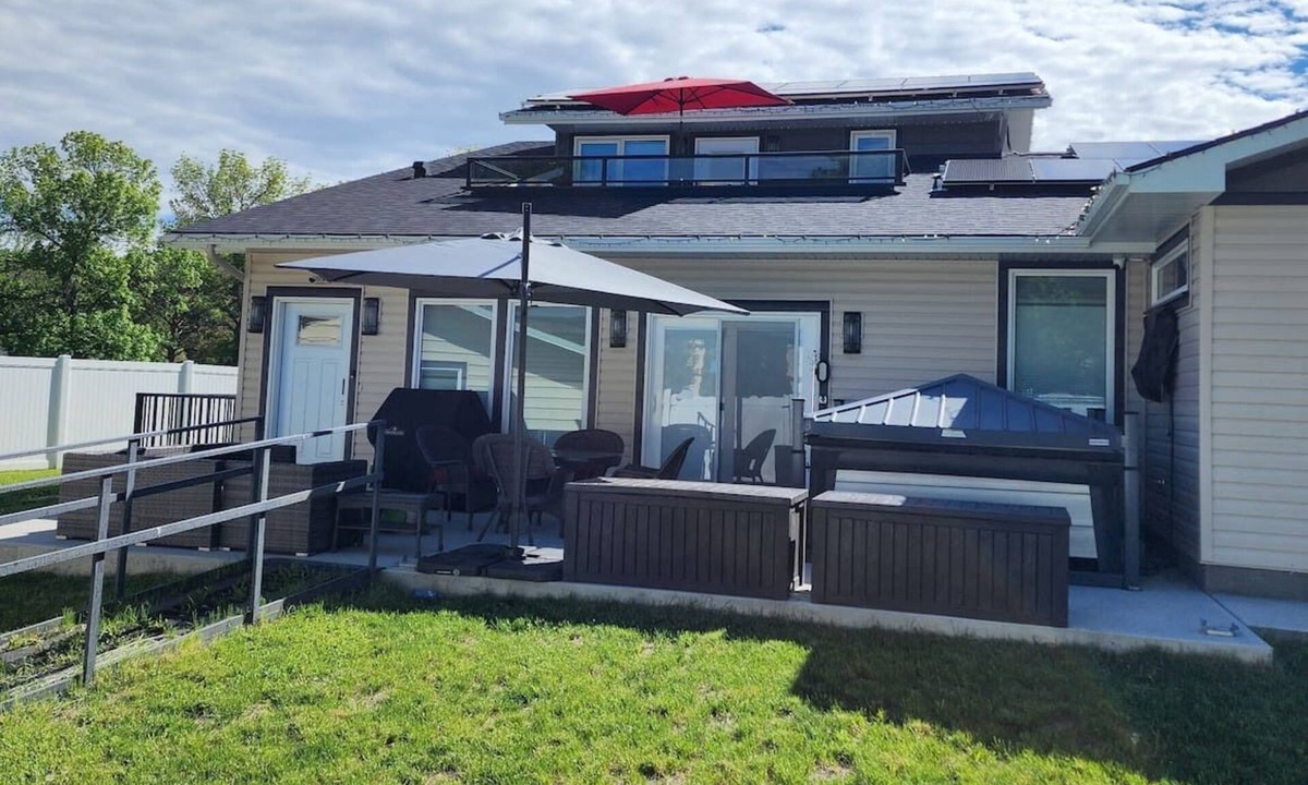 Lethbridge Apartment | Studio Loft with Patio & Hot Tub