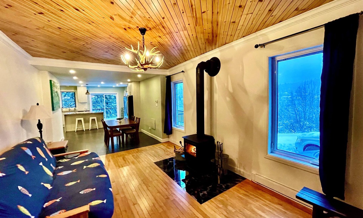 Saint-Faustin-Lac-Carre Condo | Stunning Lakefront Home on Lac Carré