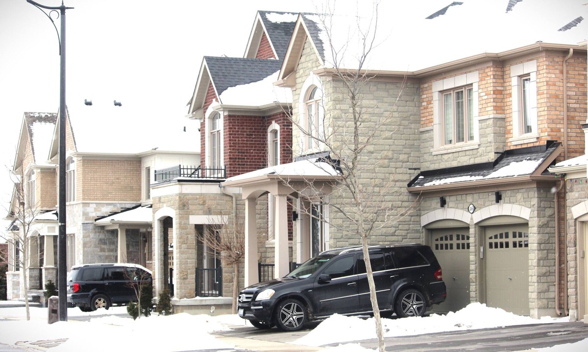 Mount Pleasant Apartment | Stunning luxury Furnished 2Bedroom and 2Washroom private Basement Apartment