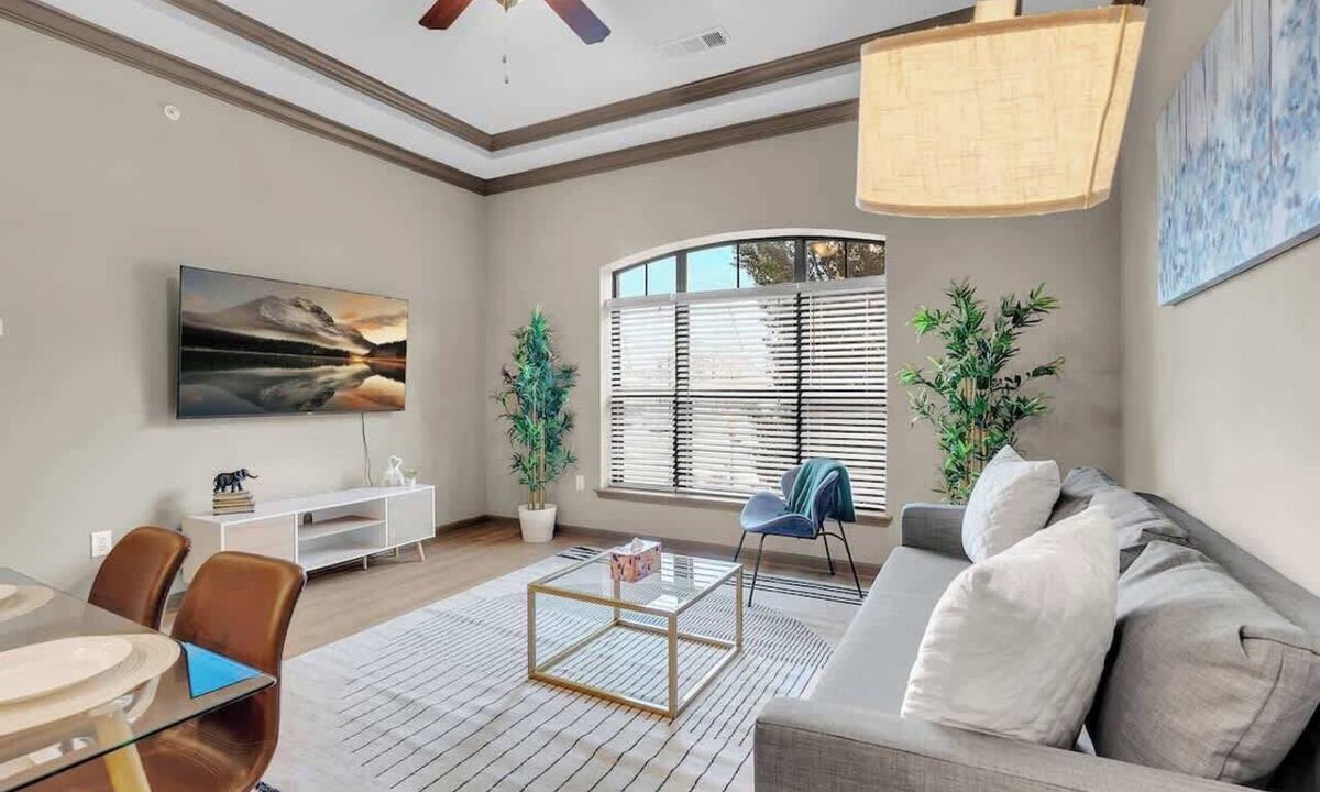 Brady Arts District Apartment | Stylish 1BR Near BOK Center-Gym, Pool, Pet Frndly