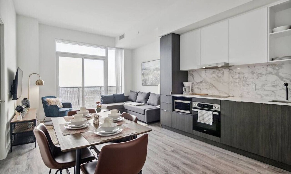 Downtown Toronto Apartment | Stylish 2BR/2Bath Condo at Waterfront with Parking