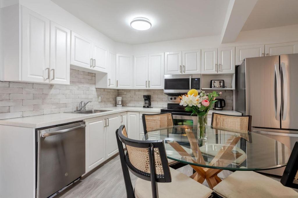 Sainte-Marie Apartment | Stylish 3BR in Montreal