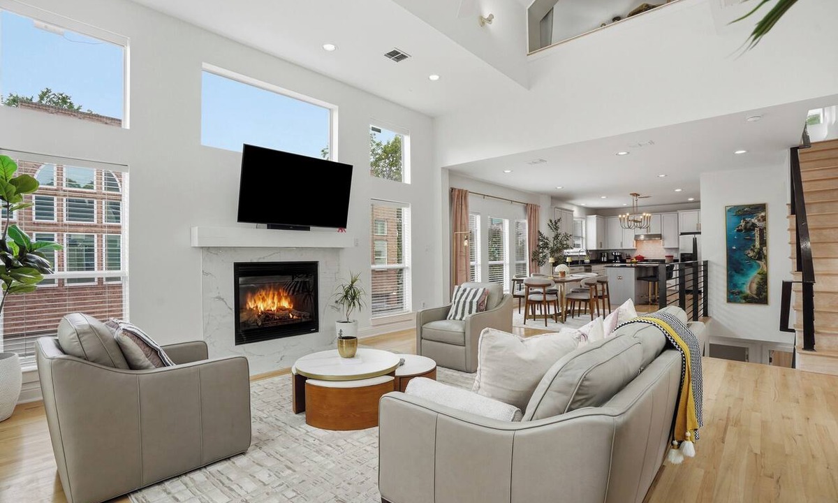 Knox - Henderson House | Stylish Dallas Getaway Minutes from Top Attractions