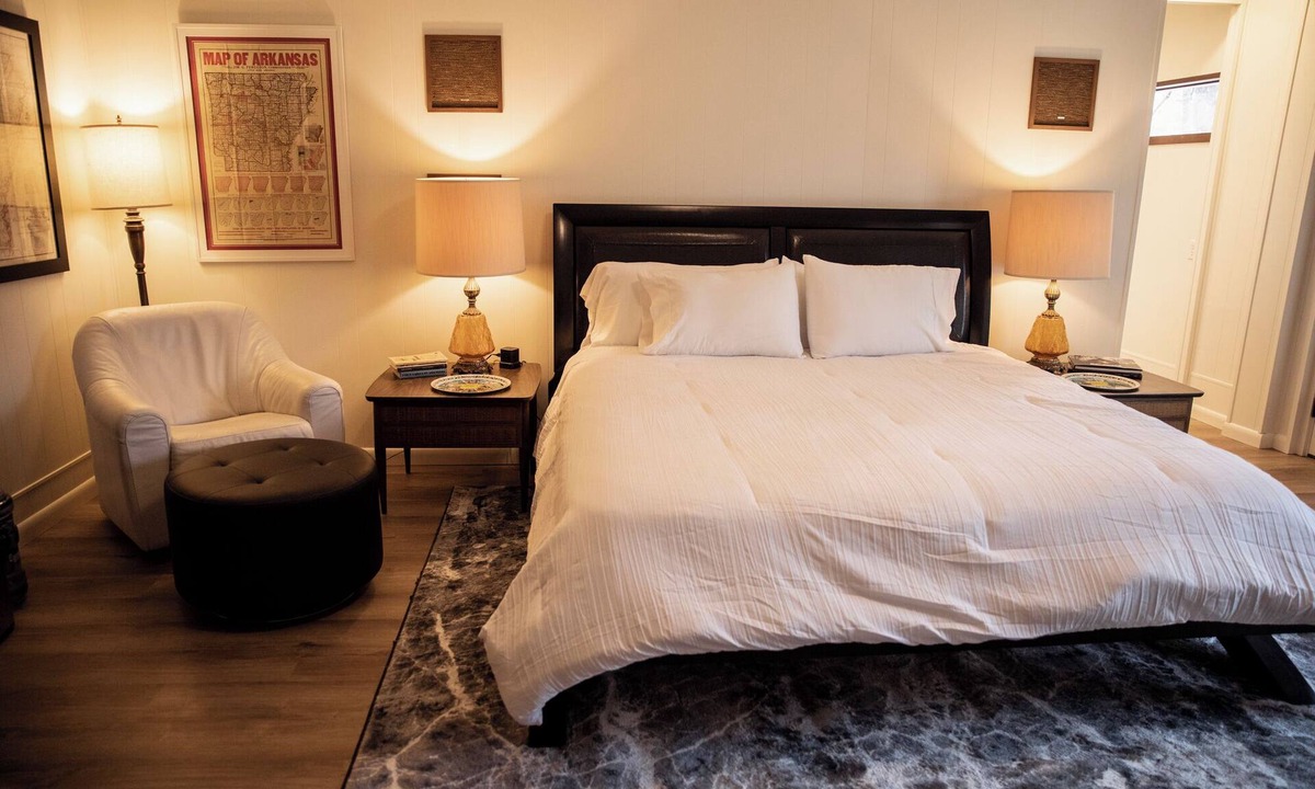 Cherokee Village Hotel | Suite 103 also known as the Arkansas Suite