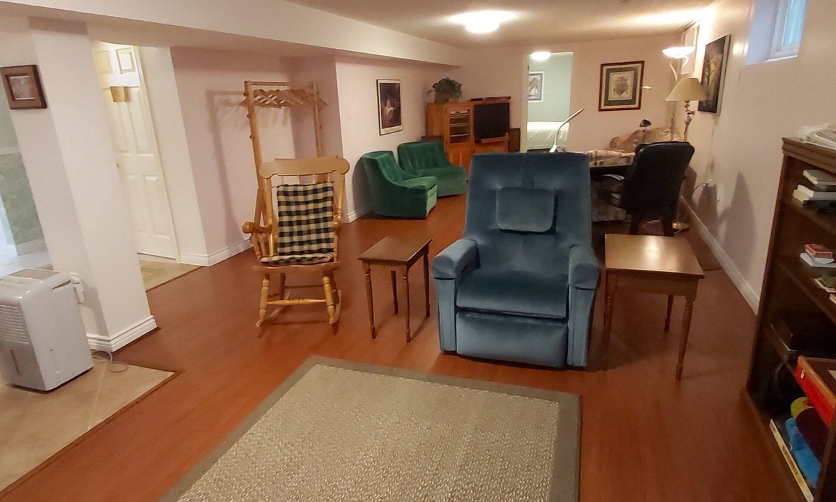 North York Apartment | Suite Blossoms on transit