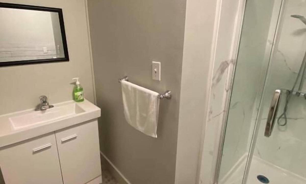 Rouyn-Noranda Apartment | Suite with closed bedroom (Le Convivial)