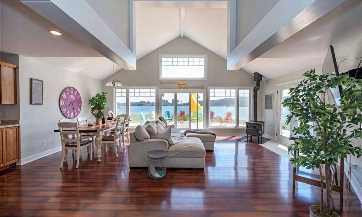 Barry's Bay Cottage | Summer Ready: Private 4BR Lakefront Cottage in Barry's Bay