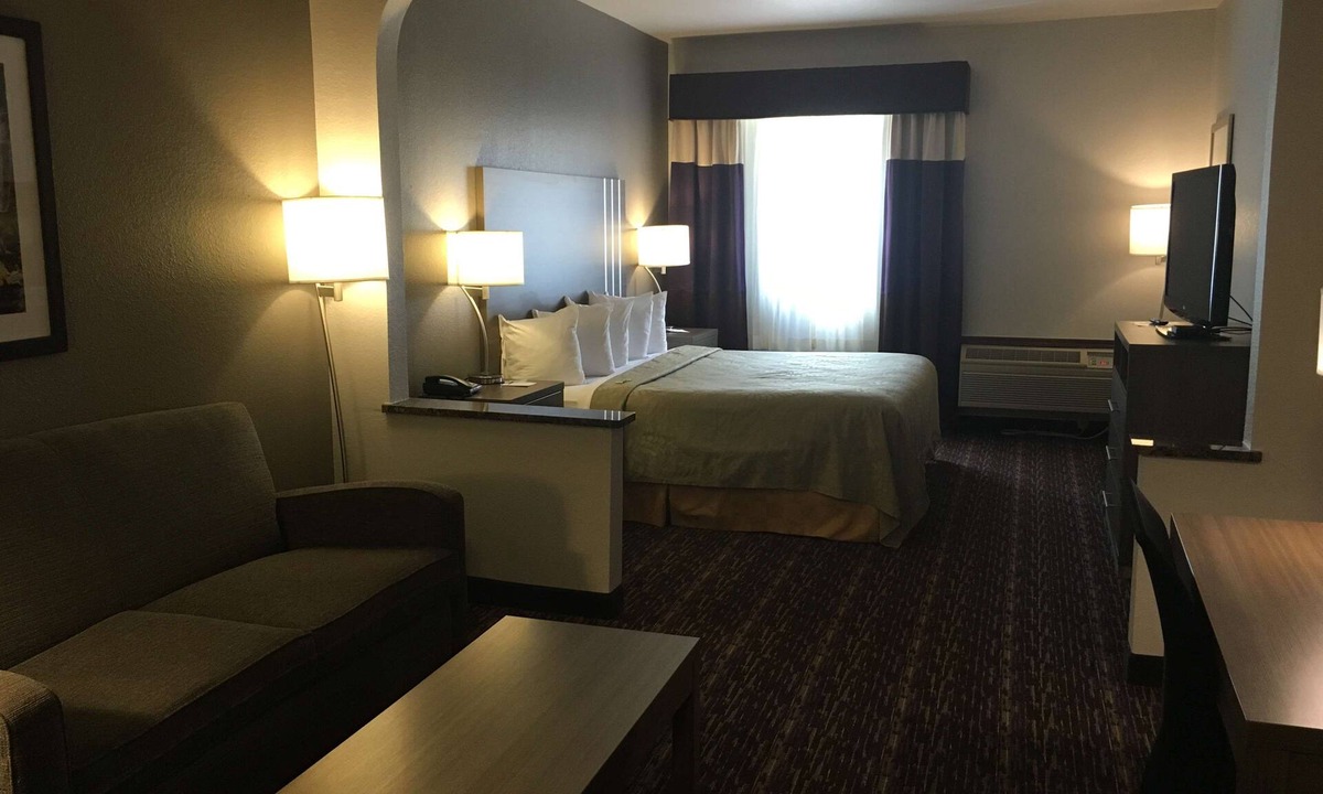 Edmond Hotel | SureStay Plus Hotel by Best Western Edmond