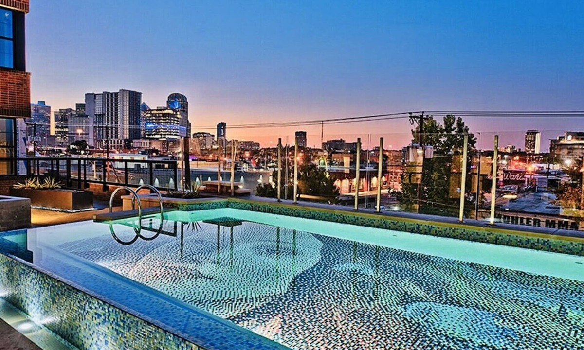 Deep Ellum Condo | Surf Richard's Flat