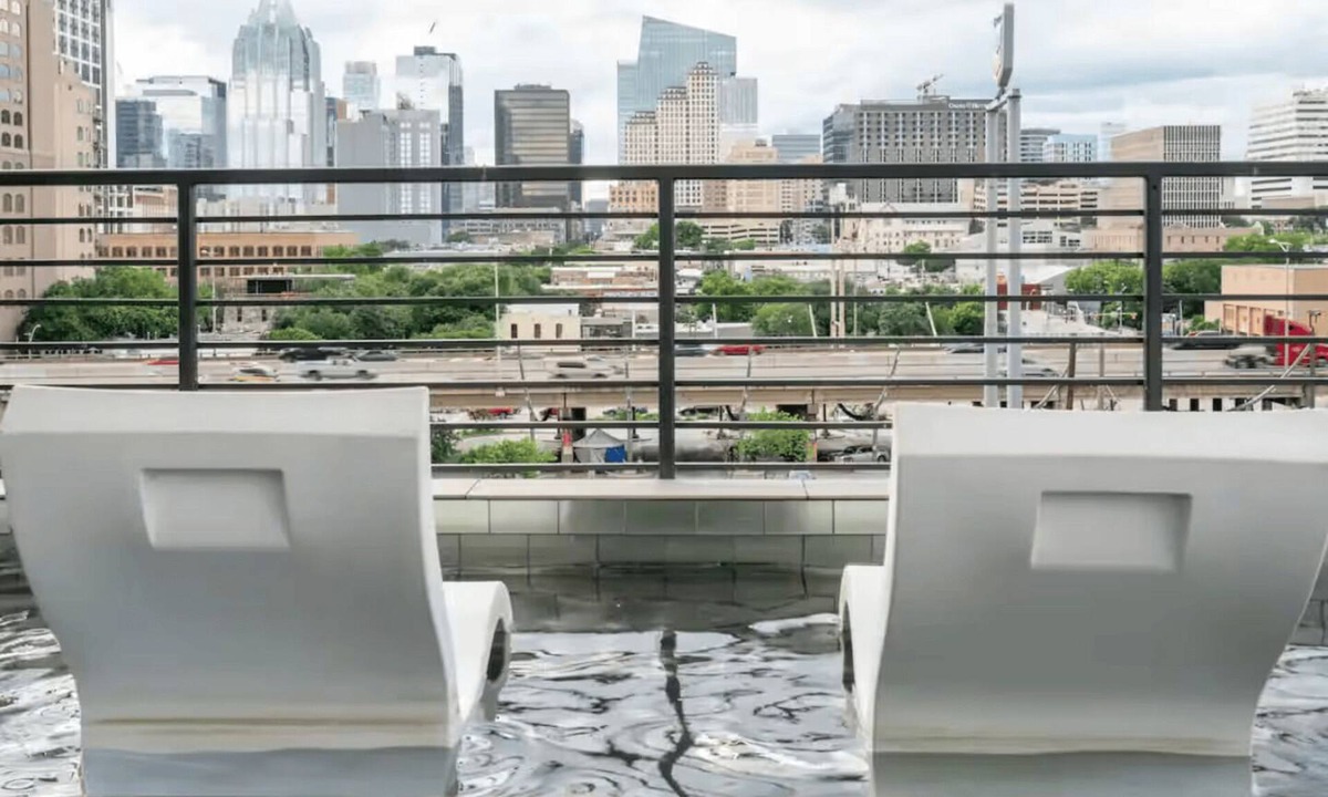 East Cesar Chavez House | Swanky Townhome