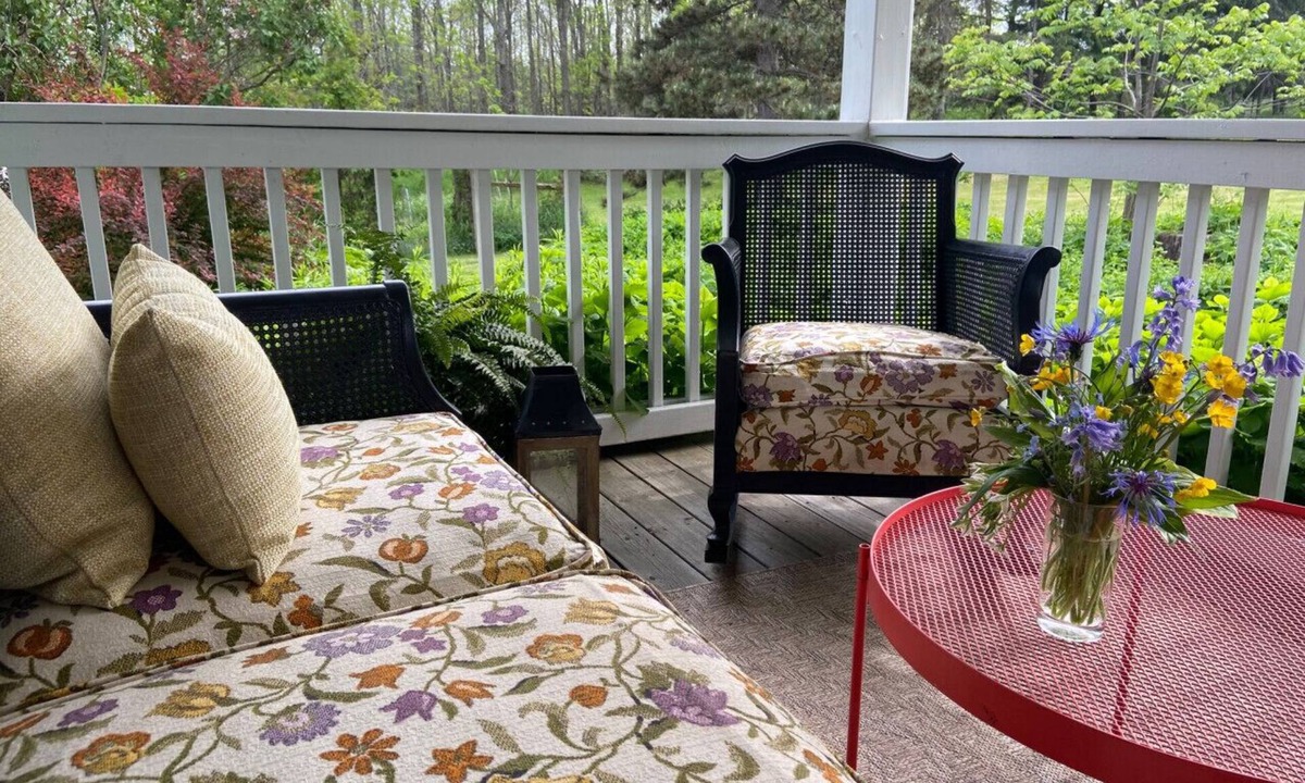 Grey Highlands House | Sweeping Views - Beaver Valley Farmhouse & Pool
