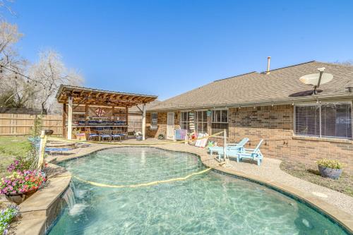Spring House | Swim & Unwind: Pet-Friendly Home in Spring!