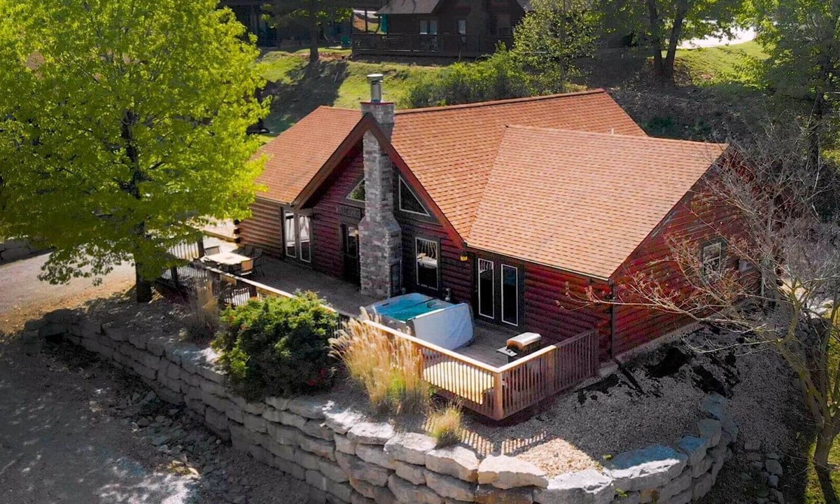 Branson Cedars Cabin | Tailored Decor, Private Hot Tub, Authentic Log Cabin, Grill, Near Big Cedar&Thunder Ridge
