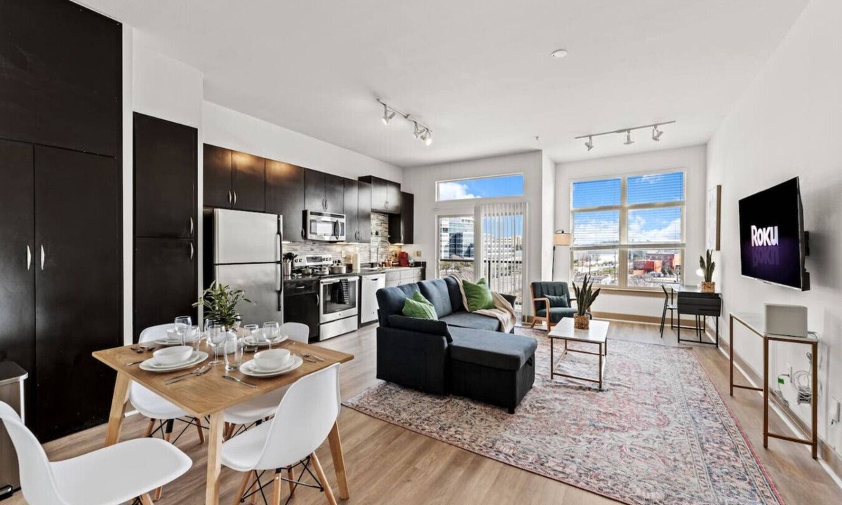 Deep Ellum Apartment | Tasteful Apt in Central Dallas with Parking and Pool