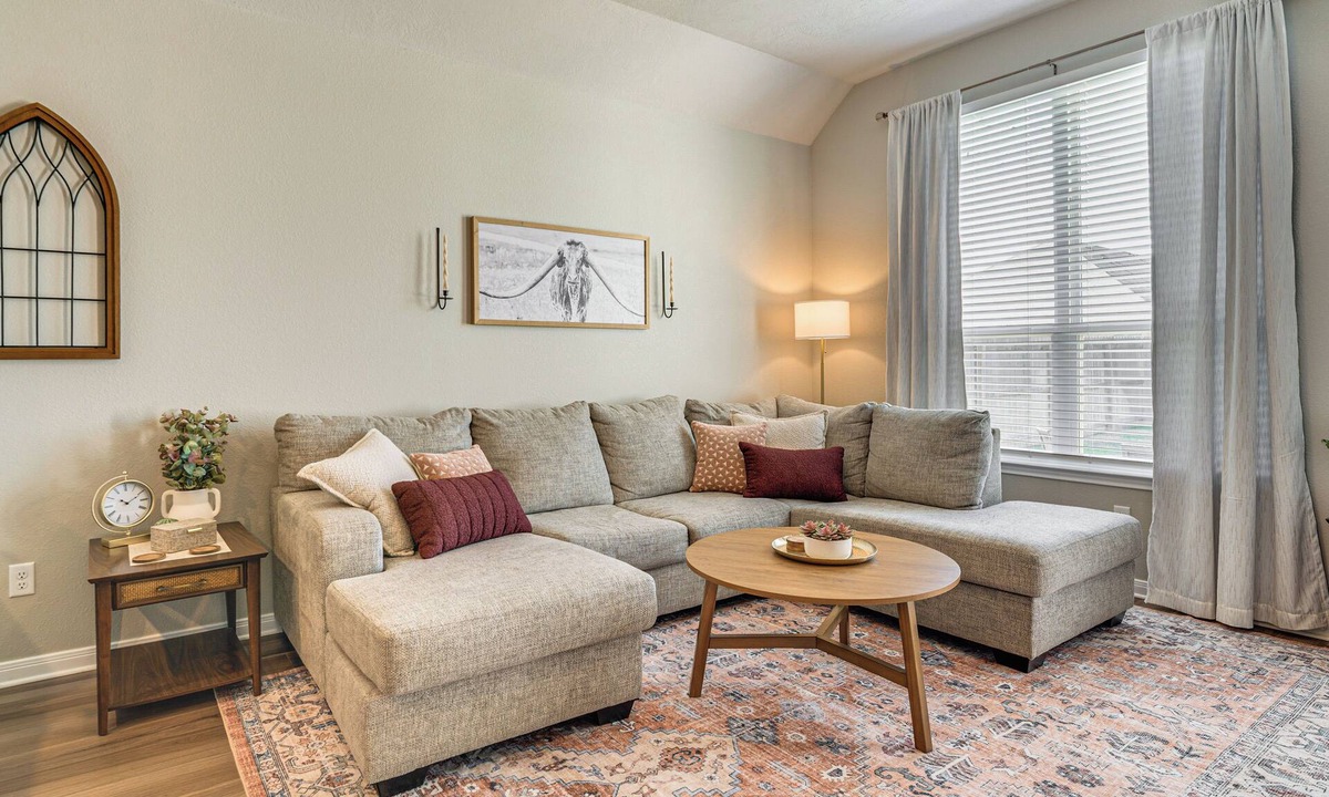 Bryan House | Texas A&M Game Day Hub: Family Retreat w/Yard