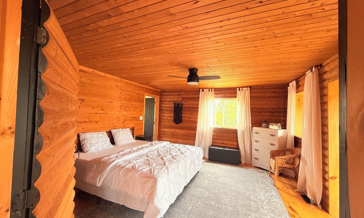 Tobermory Cottage | THaNu Shack - Water's Edge Escape to Tranquility