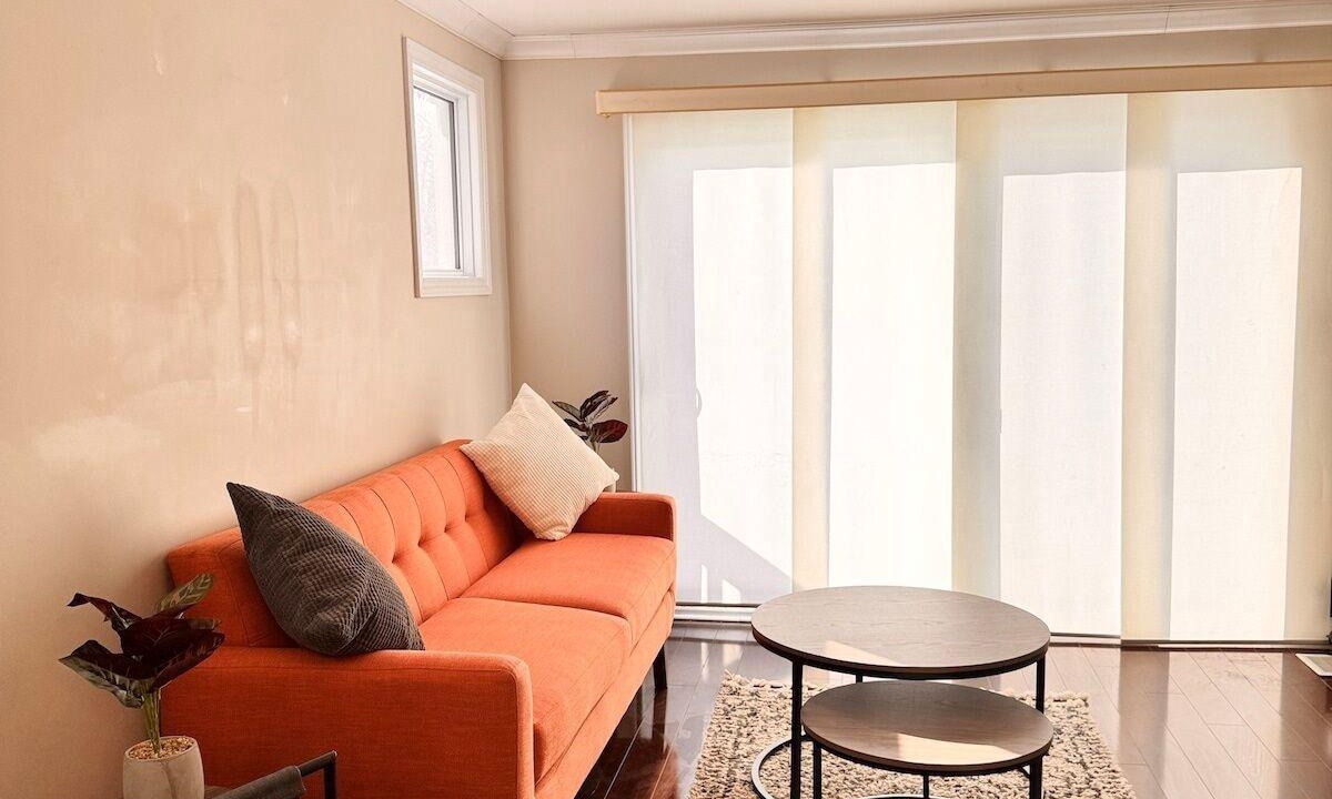 Walkerville House | The Chilver Charm - 2 BED 1 BATH OLE WALKERVILLE DUPLEX