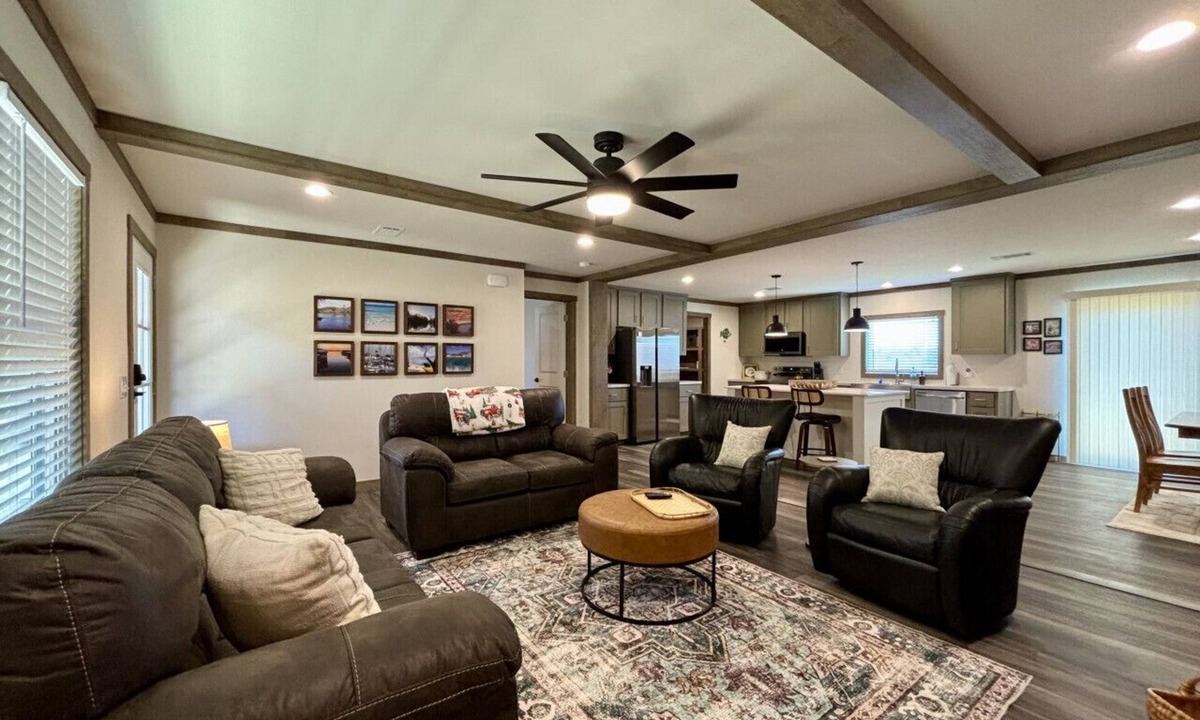 Negreet House | The Five A at Slaughter Creek w/Community Launch and commercial ice machine