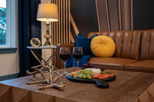 Downtown Apartment | The Francesca - Apt 333