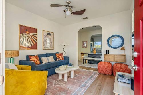 Chestnut House | The Hideout - 2BR East Austin Home & Backyard