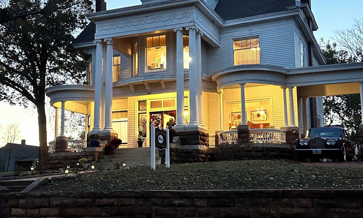 Guthrie Bed & Breakfast | The Judge's Chambers