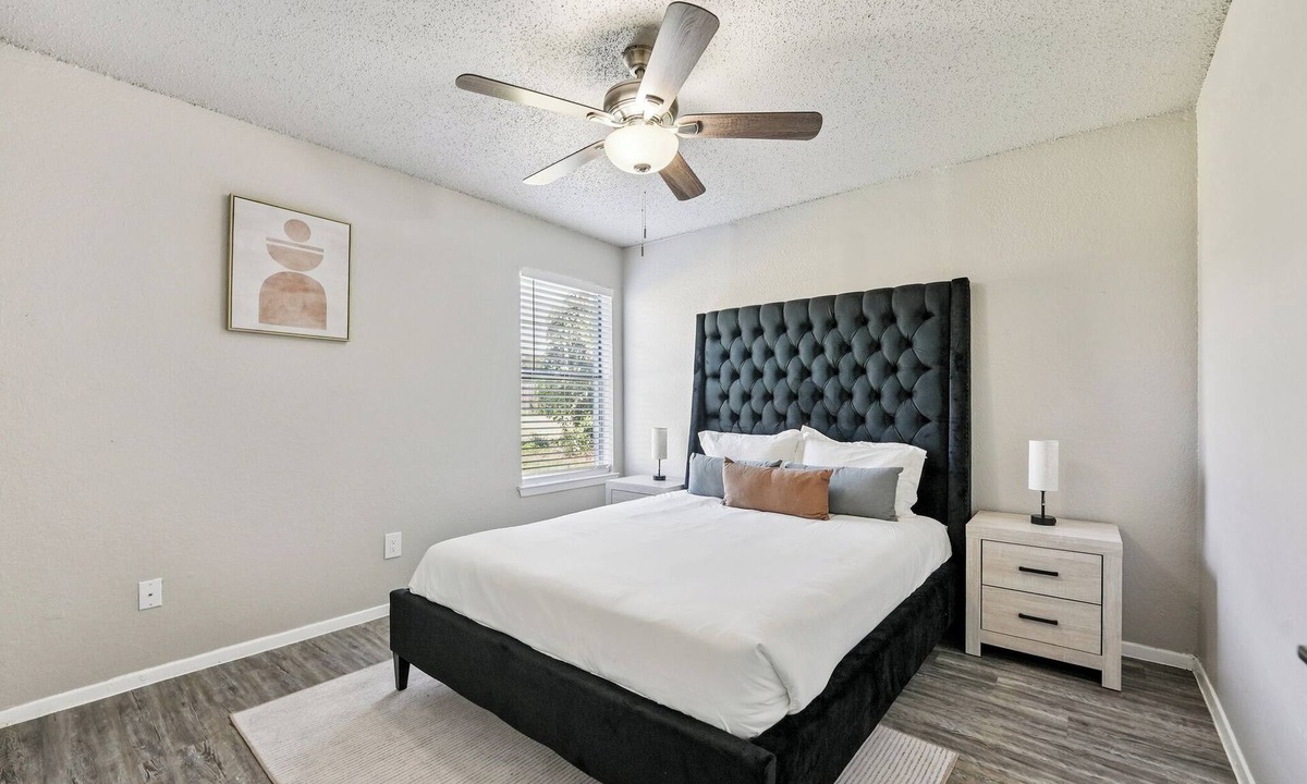 North Arlington Apartment | The Landry 187 | Spacious and Cozy 1 Bedroom 1bth