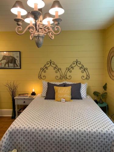 Brenham House | The Old Pecan House
