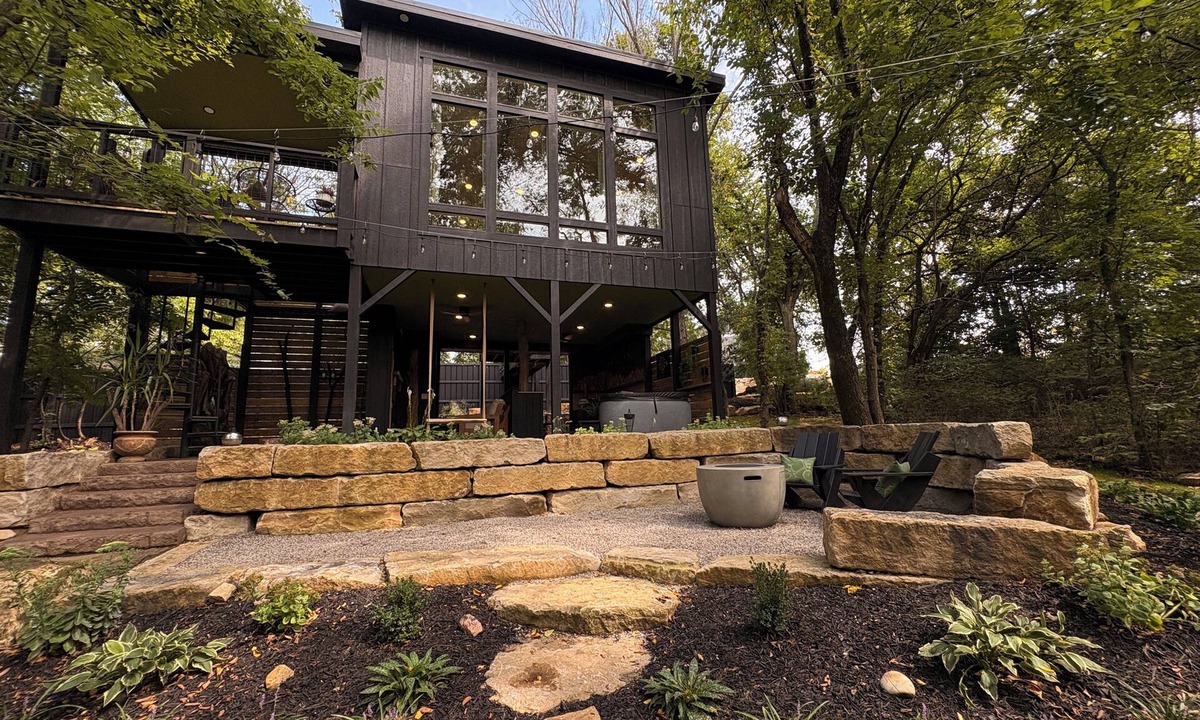 Grantville Bed & Breakfast | The Pair Tree BnB A Romantic Retreat in the trees