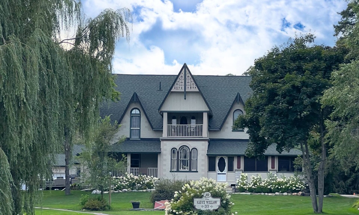 Coboconk House | The Saucy Willow Inn and Cottages