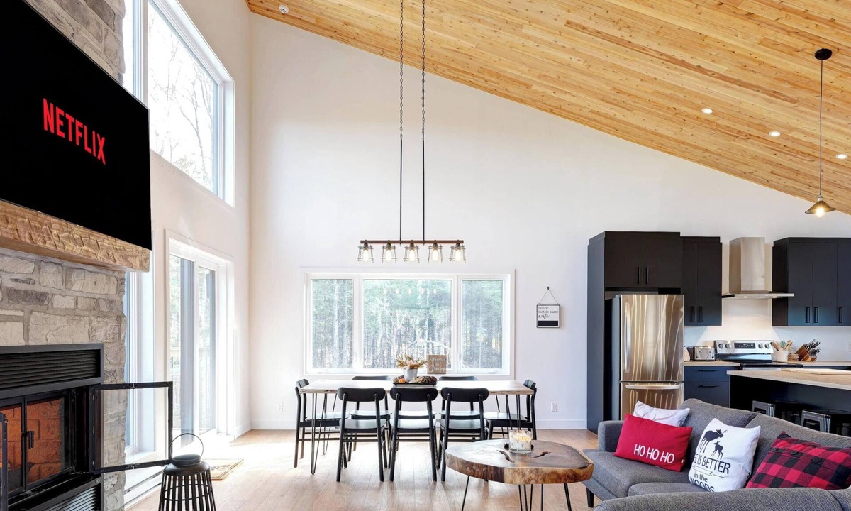 Saint-Alphonse-Rodriguez Ski Chalet | The Shore's Chalet | Spa | Fireplace | Terraces | Foosball Table