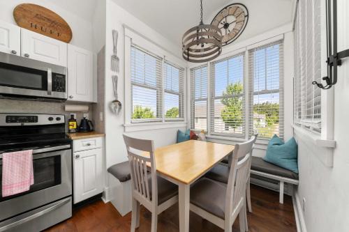 Cherry Valley House | The Sparrow - 32 Meadow View