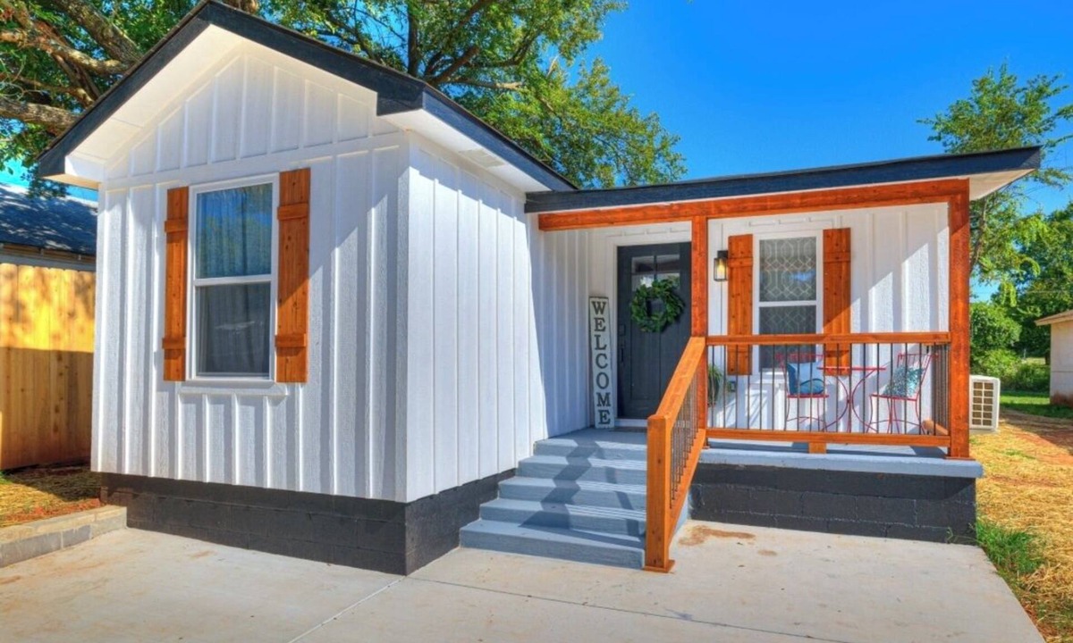 Chandler House | The Tiny Home on Route 66 - Cozy 2 bed with WiFi