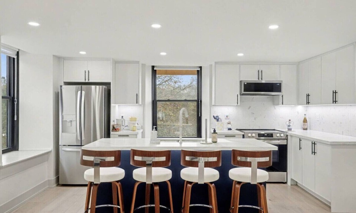Salem Villa | The Wynford Dreamy Capri Suite