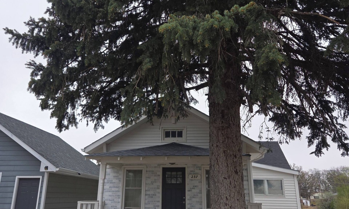 Haxtun House | This single-level home offers a simple, comfortable layout.