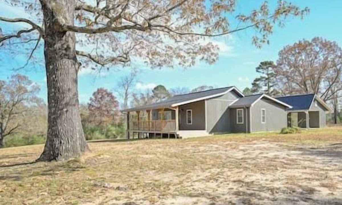 Mena House | Three Oaks In Beautiful Mena Arkansas